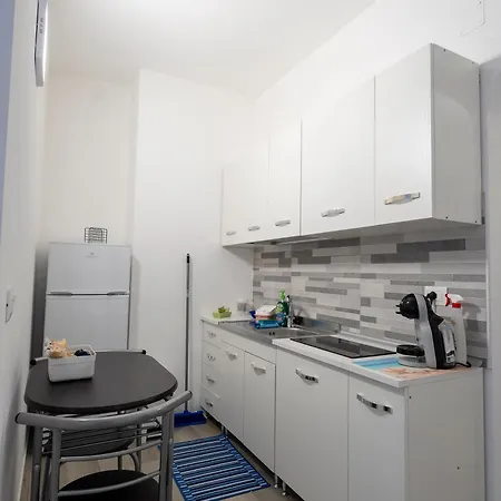 招待所 Prestige House 6 3*